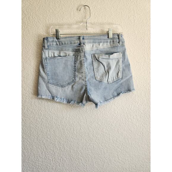 Rewash Women's HighRise Light Wash Denim Cutoff Shorts 11 - Picture 2 of 7